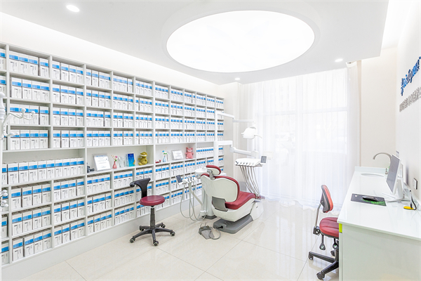 兰州康美齿科电话号码0931-82612XX,种牙矫正疑问秒解答